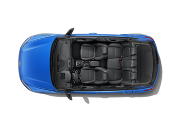 Pohled z ptačí perspektivy na nové kompaktní SUV Hyundai KONA Hybrid, které nabízí dostatek prostoru.
